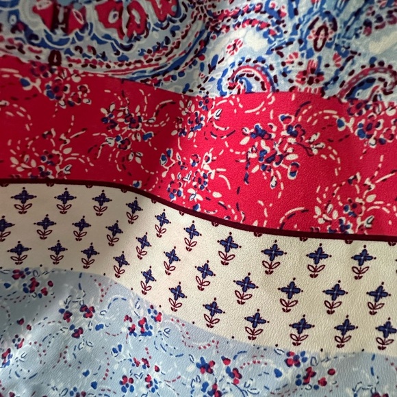 Sleeveless Paisley Printed Top​ - Picture 5 of 6